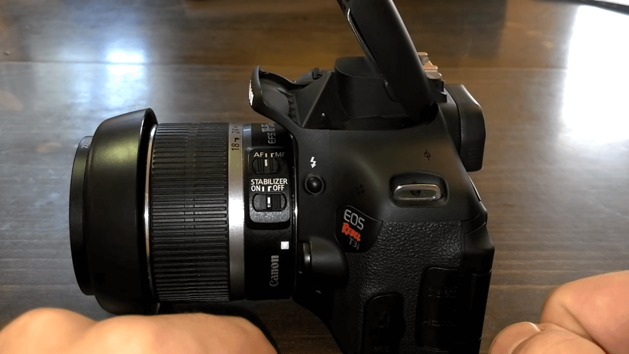 Disable manually flash mode of your Canon camera